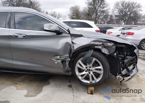 2017 Infiniti Qx30 Premium z USA, uszkodzony, nr VIN SJKCH5CP8HA027428